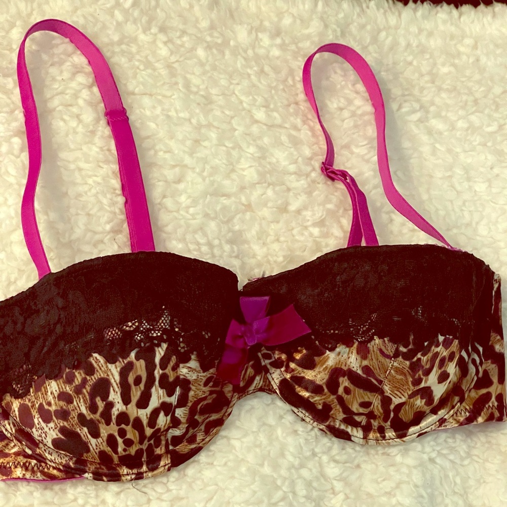 XOXO Leopard Bra with Pink Details